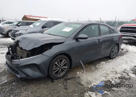 2022 Kia Forte Lxs z USA, uszkodzony, nr VIN 3KPF24AD6NE495204